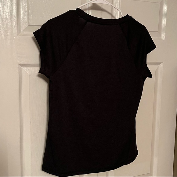 ⭐️ 3/$25 NWOT Ideology Athletic V-Neck Shirt - Picture 5 of 5